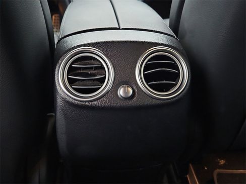 Used 2022 Mercedes-Benz GLC 300 4MATIC image 19