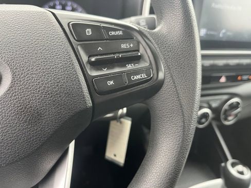 Used 2021 Hyundai Venue SE image 14