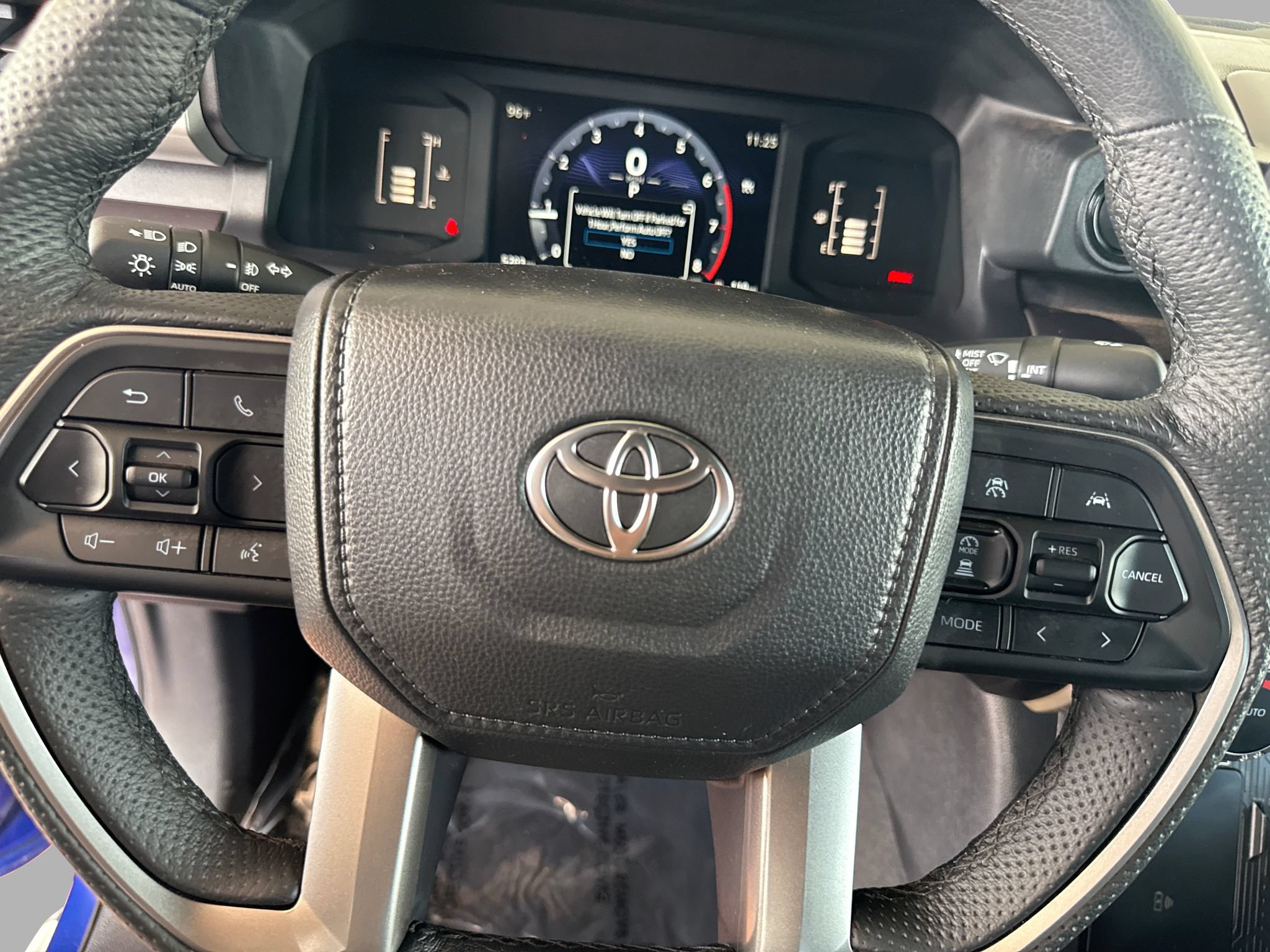 Used 2025 Toyota Tacoma SR5 AWD/4WD image 17