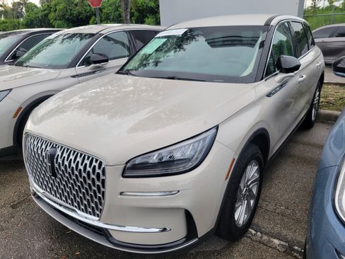Certified 2024 Lincoln Corsair FWD image 2