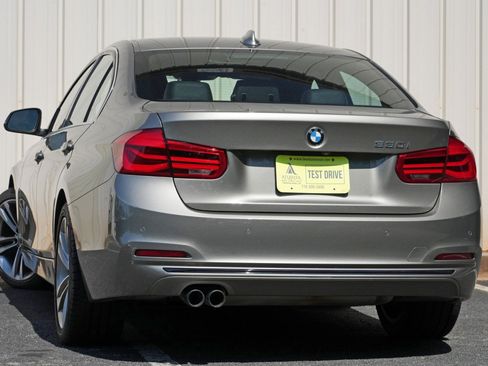 Used 2018 BMW 330i Sedan w/ Premium Package RWD image 5