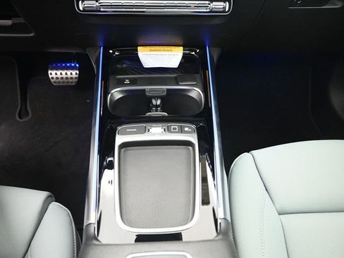 New 2026 Mercedes-Benz GLB 250 image 13