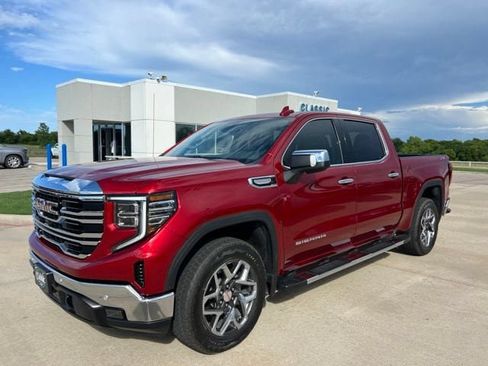 Used 2024 GMC Sierra 1500 SLT AWD/4WD image 1