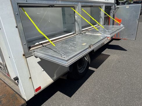 Used 2022 Ford E-350 and Econoline 350 Super Duty w/ Power Windows & Locks Group image 4