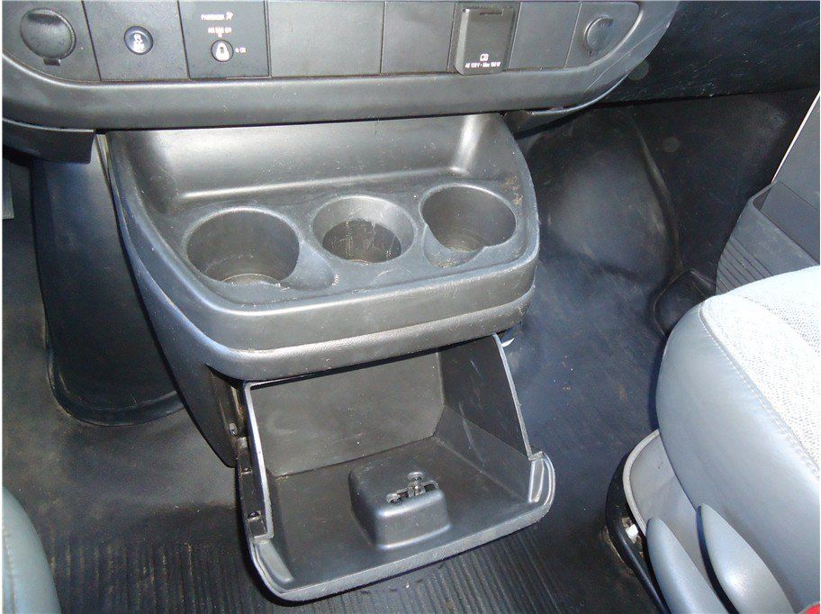 Used 2016 Chevrolet Express 2500 RWD image 21
