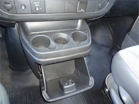 Used 2016 Chevrolet Express 2500 RWD image 21
