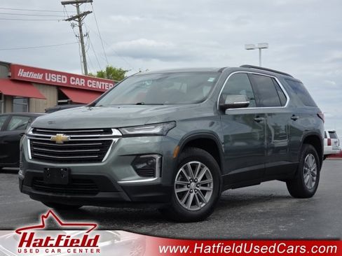 Used 2022 Chevrolet Traverse LT AWD/4WD image 1