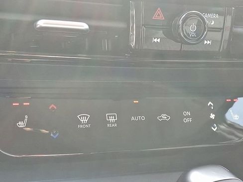 New 2026 Nissan Kicks SR w/ Cold Weather Package image 13