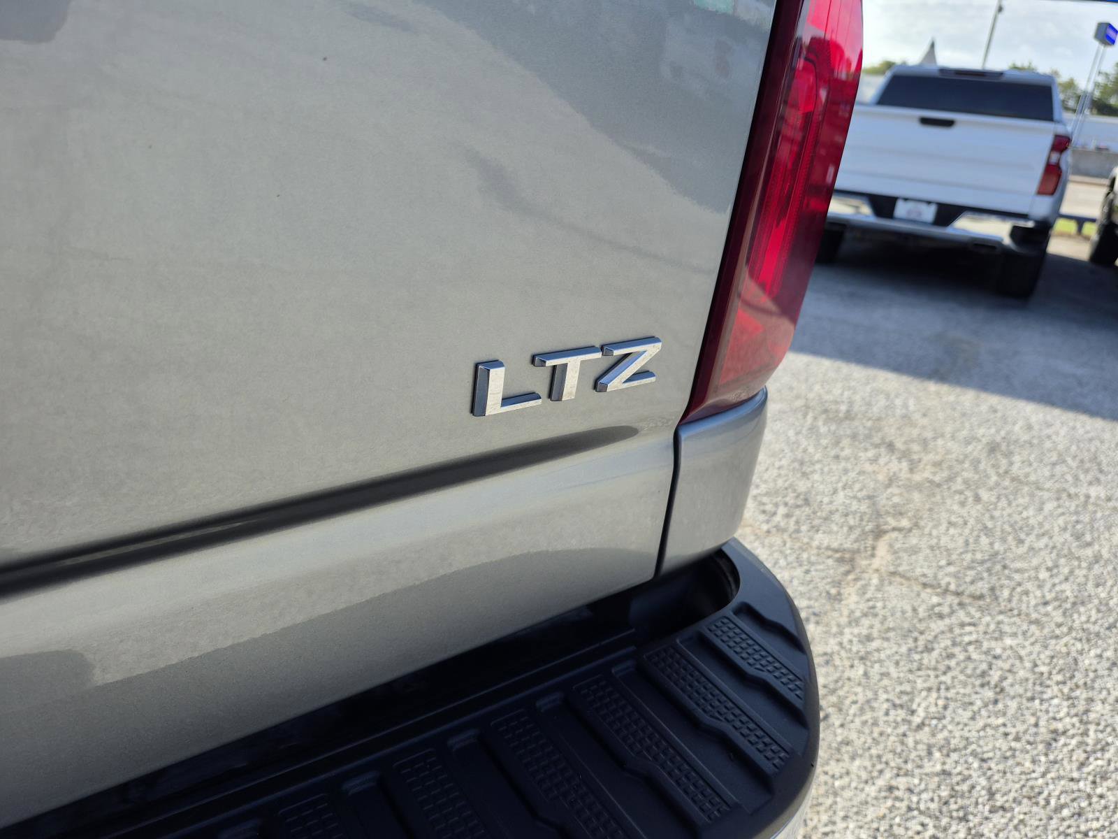 Used 2024 Chevrolet Silverado 2500 LTZ AWD/4WD image 12