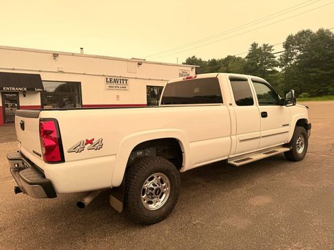Used 2004 Chevrolet Silverado 2500 LS w/ Skid Plate Package AWD/4WD image 25