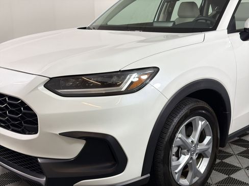 Used 2025 Honda HR-V LX image 8