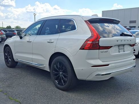 Used 2023 Volvo XC60 B5 Plus w/ Climate Package AWD/4WD image 4