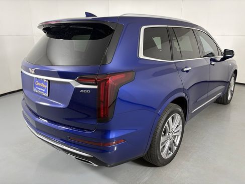 Used 2024 Cadillac XT6 Premium Luxury image 8