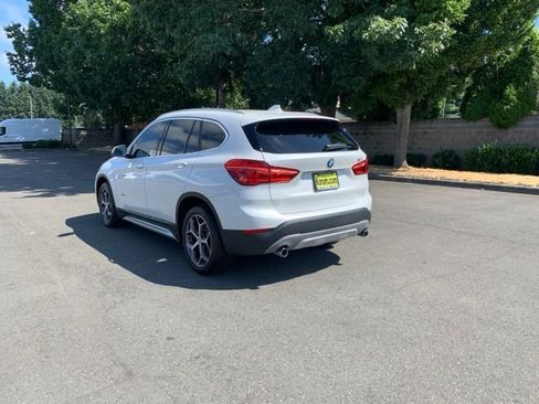 Used 2018 BMW X1 sDrive28i FWD image 3