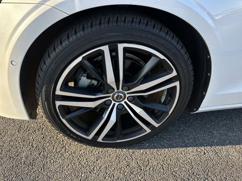 Used 2020 Volvo V60 T6 R-Design w/ Advanced Package image 12