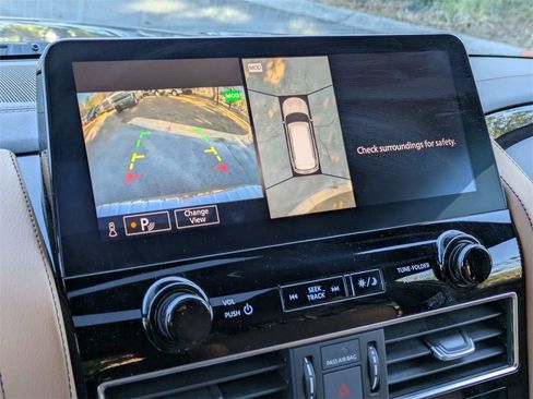 Used 2024 INFINITI QX80 Sensory image 23