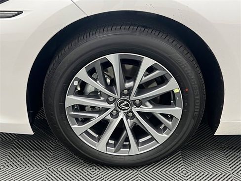 Certified 2025 Lexus ES 350 image 23