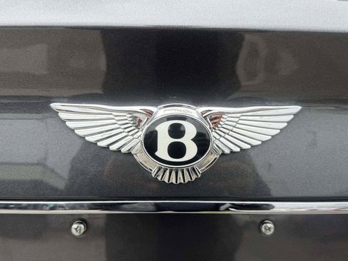 Used 2018 Bentley Bentayga AWD/4WD image 16