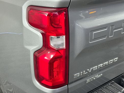 Used 2026 Chevrolet Silverado 1500 RST RWD image 33