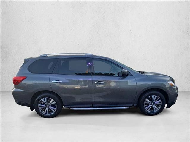 Used 2019 Nissan Pathfinder SL FWD image 4