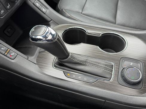 Used 2017 GMC Acadia SLT image 19