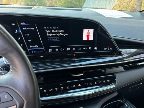 Used 2023 Cadillac Escalade ESV Sport w/ Touring Package image 33