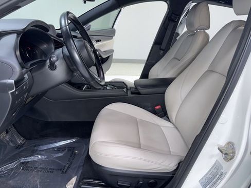 Used 2019 MAZDA MAZDA3 AWD Hatchback w/ Preferred Pkg image 14