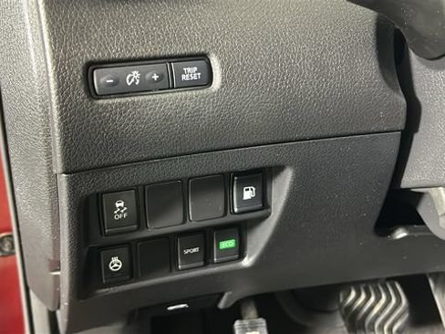 Used 2020 Nissan Rogue S FWD image 19