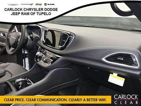 New 2026 Chrysler Pacifica Limited image 41