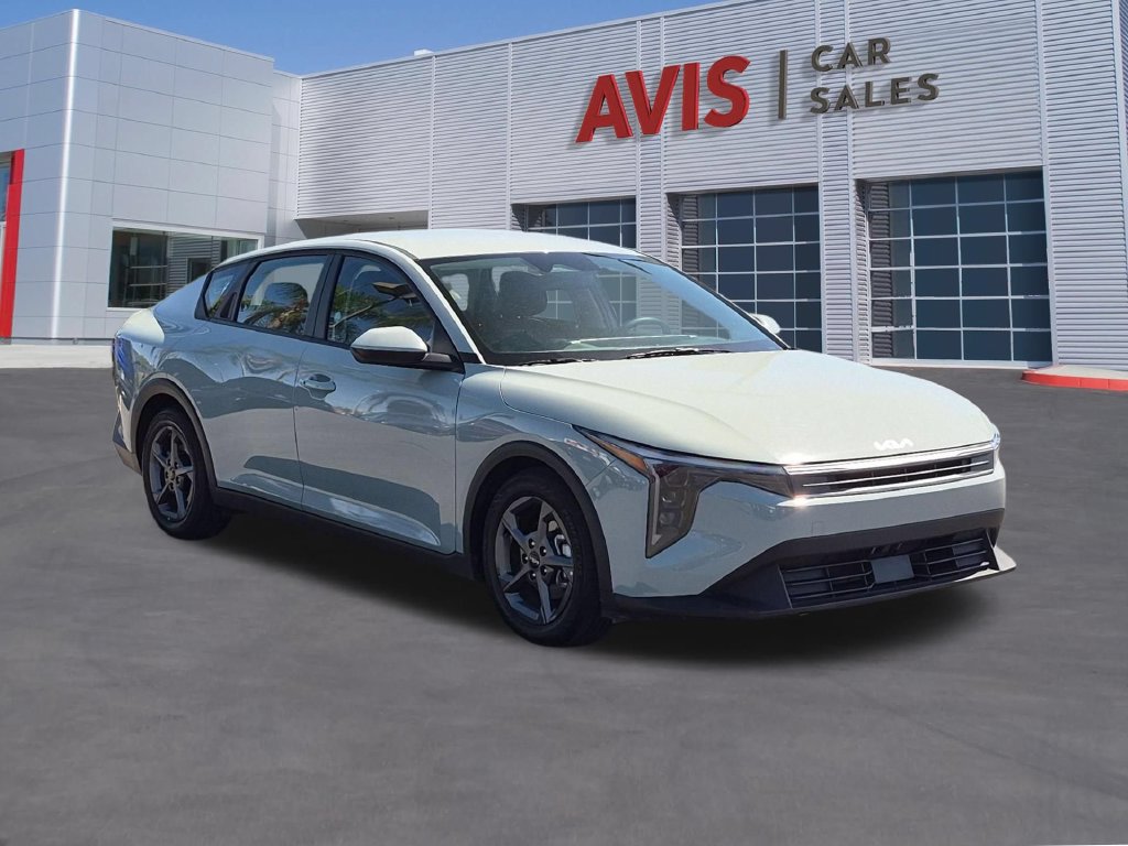 Used 2025 Kia K4 FWD image 3