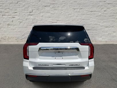 Used 2022 GMC Yukon SLT w/ SLT Premium Package