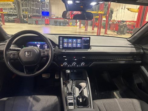 Used 2024 Honda Accord Sport image 41