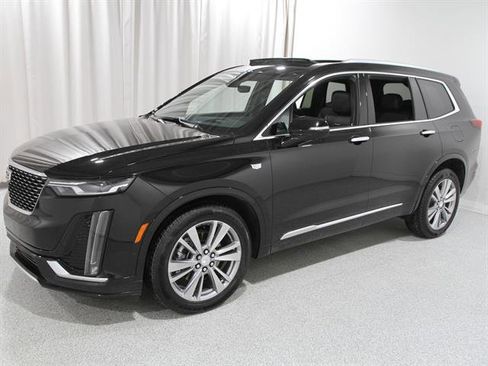 Certified 2023 Cadillac XT6 Premium Luxury w/ Technology Package image 3