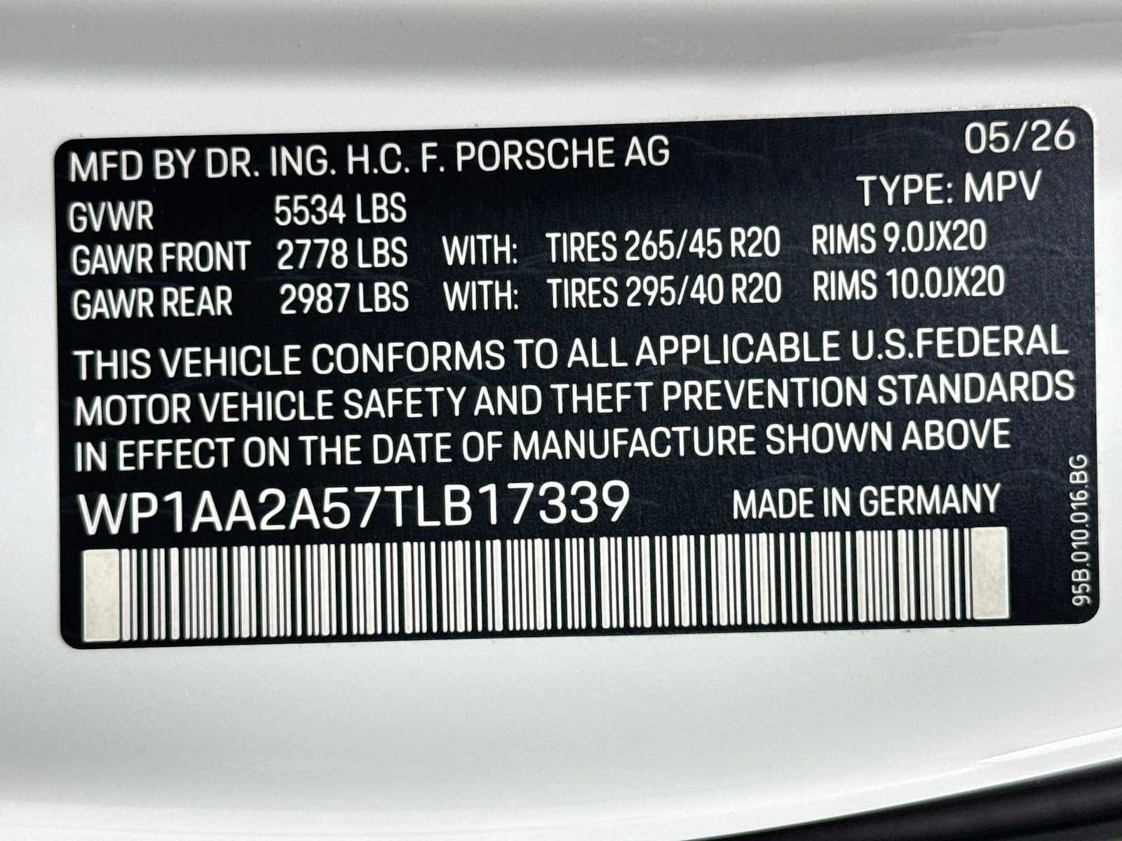 Used 2026 Porsche Macan AWD/4WD image 33