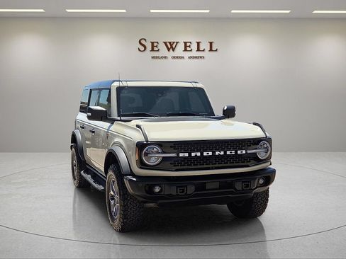 Used 2025 Ford Bronco Badlands AWD/4WD image 7