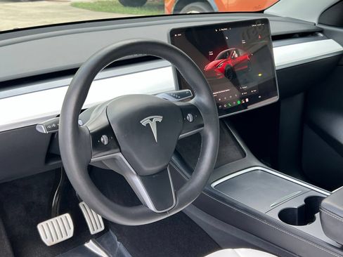Used 2022 Tesla Model Y Performance AWD/4WD image 8