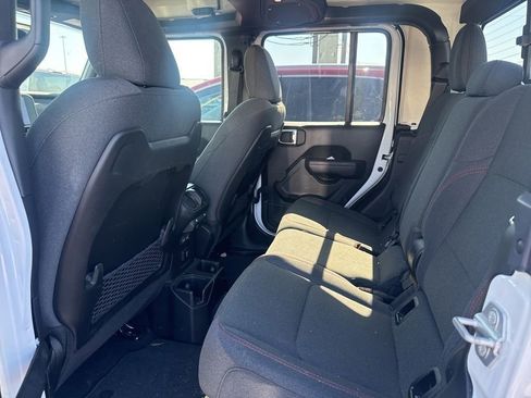 Used 2026 Jeep Gladiator Rubicon AWD/4WD image 4