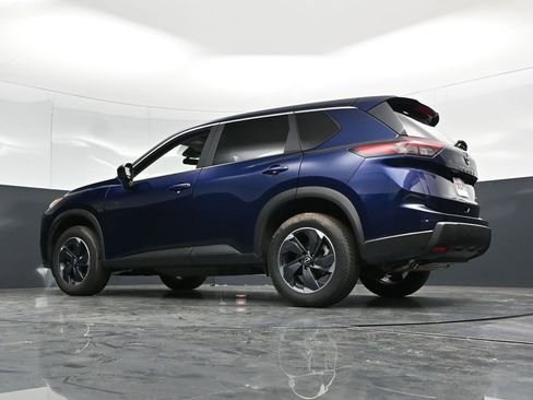 Used 2025 Nissan Rogue SV AWD/4WD image 58
