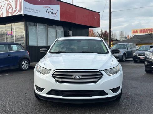 Used 2015 Ford Taurus SE image 4