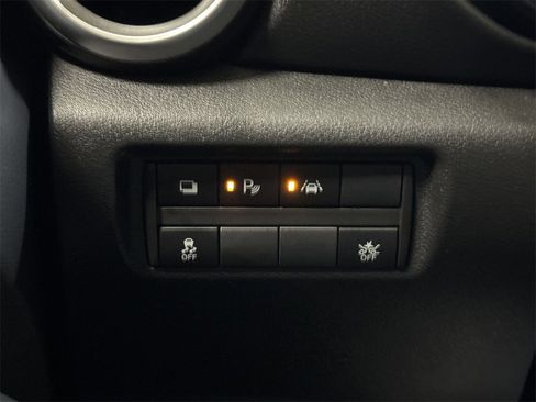 Used 2022 Nissan Versa S image 17