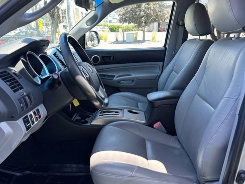 Used 2014 Toyota Tacoma 4x4 Double Cab w/ SR5 Package image 15