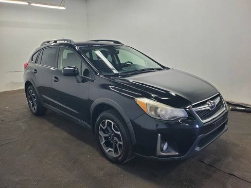 Used 2017 Subaru Crosstrek 2.0i Premium w/ Popular Package #2 AWD/4WD image 2