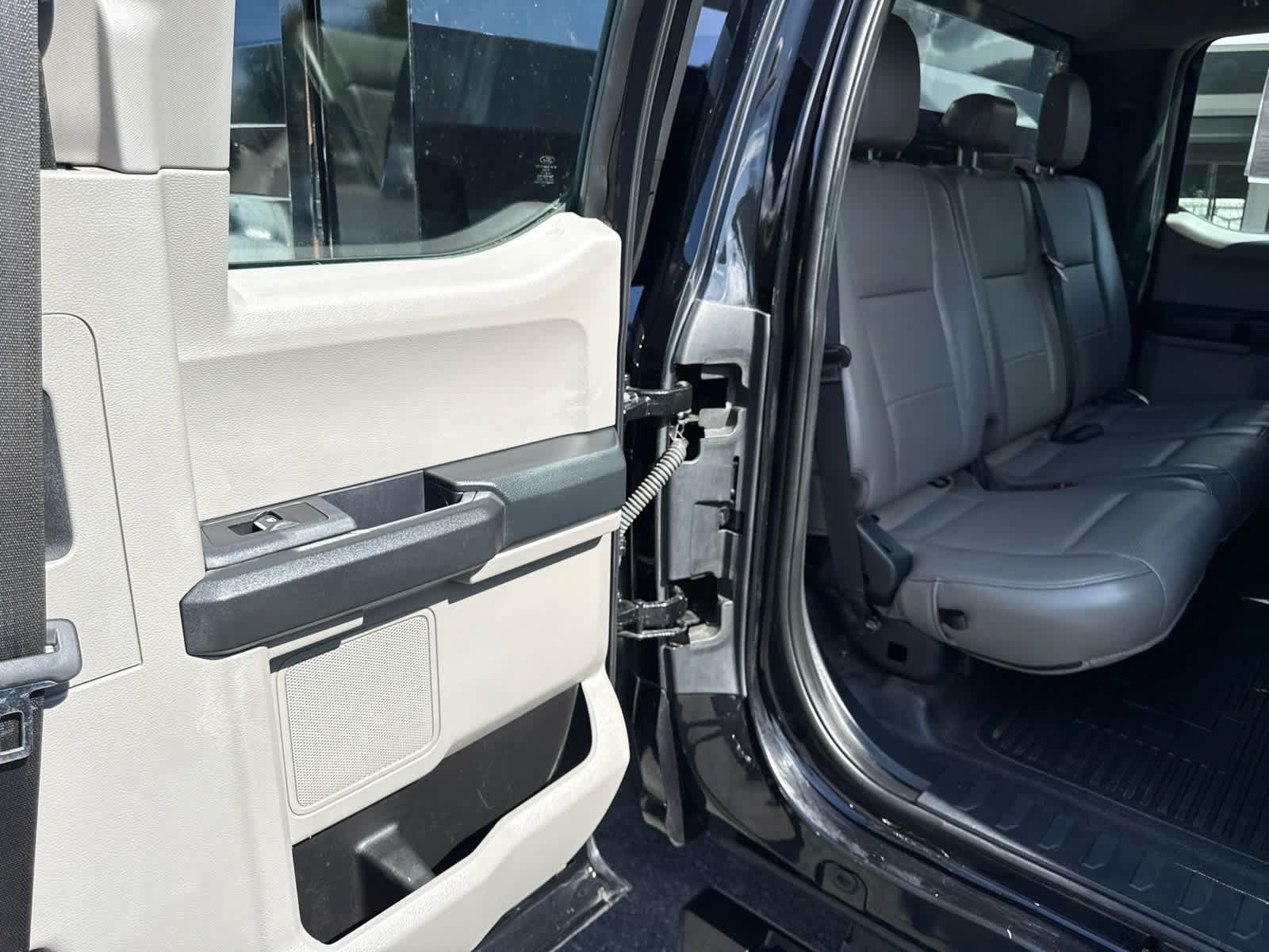 Used 2022 Ford F350 XL w/ Power Equipment Group AWD/4WD image 17