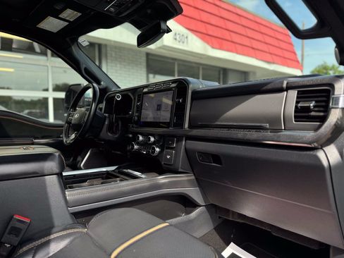 Used 2024 Ford F250 Platinum w/ FX4 Off-Road Package AWD/4WD image 47