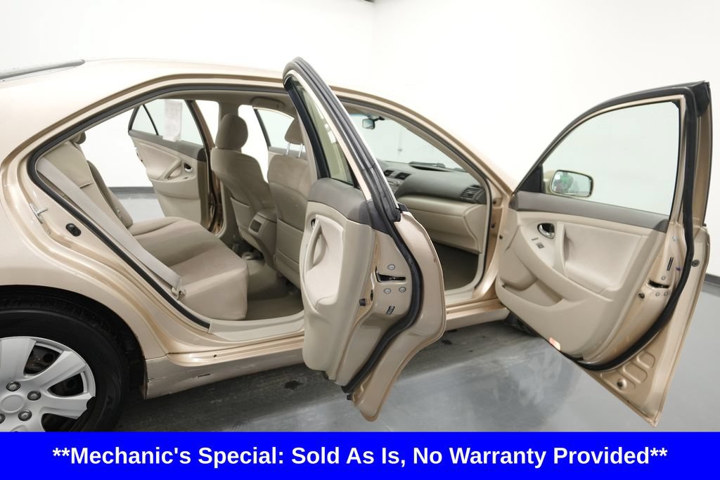 Used 2010 Toyota Camry LE FWD image 22