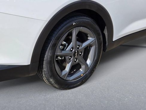 Used 2025 Kia K4 FWD image 9