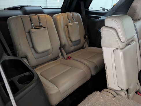 Used 2015 Ford Explorer Limited w/ Equipment Group 301A AWD/4WD image 21