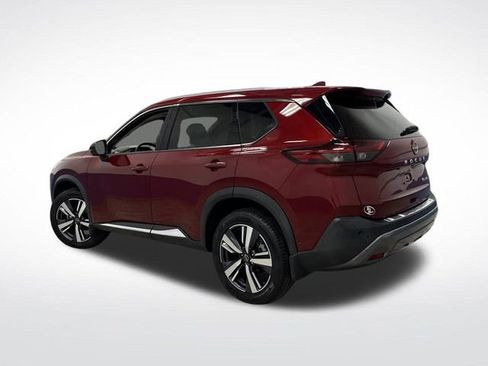 Used 2023 Nissan Rogue SL w/ SL Premium Package image 3