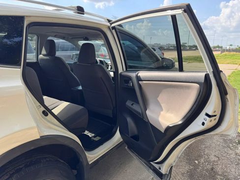 Used 2015 Toyota RAV4 XLE FWD image 19