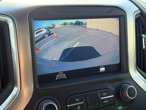 Used 2022 Chevrolet Silverado 1500 LT AWD/4WD image 26